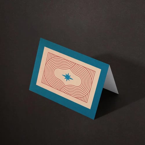 كرت هدايا بتصميم انيق وناعم P03