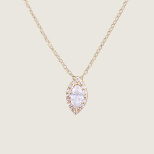 عقد ذهب عيار 18 بتصميم ورقة مرصع بالكرستال