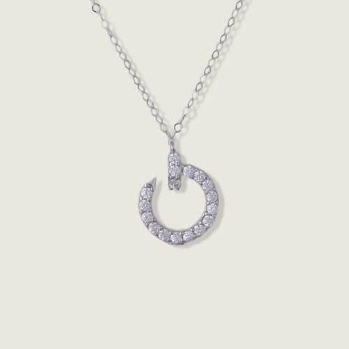 عقد ذهب أبيض عيار 18 بتصميم الحرف G مرصع بالزركون