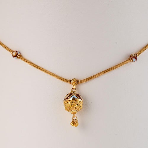 عقد ذهب عيار 21 كرة ذهبية مزخرفة بألوان متعددة