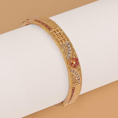 اسوارة ذهب عيار 21 بحرينية تضيء معصمك بالألوان