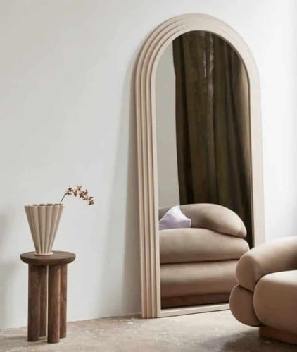 مرايه مقوسة بأطار خشبي