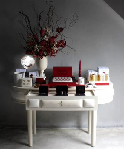 ستاند ملكه رواق