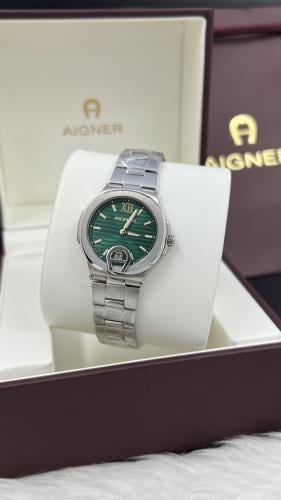 ساعة اقنر النسائية