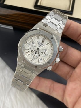 ساعة اوديمار كرونغراف