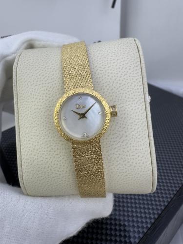 ساعة ديور النسائية مقاس صغير