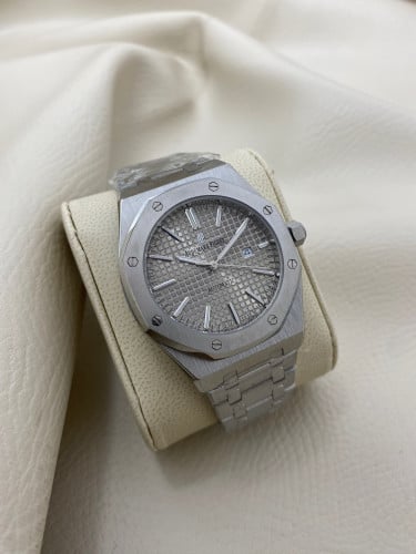 ساعة اوديمار بيغيه