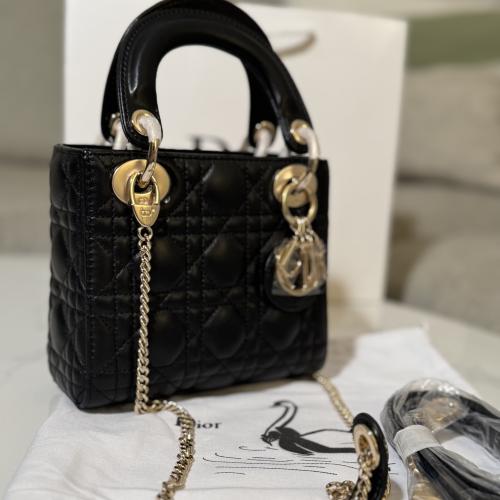 شنطة ليدي ديور