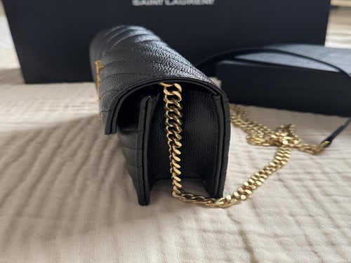 شنطة سان لوران