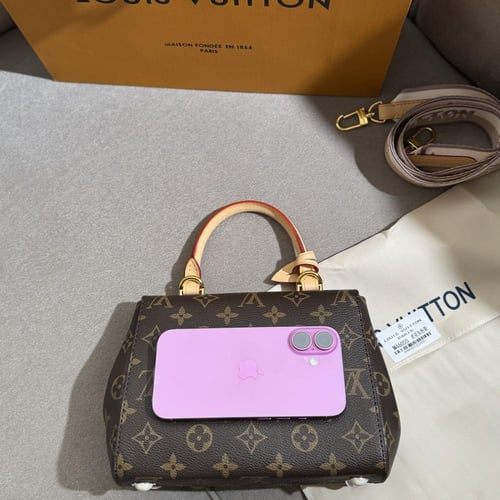 شنطة لويس ڤيتون كلوني