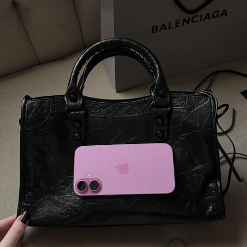 شنطة بالنسياغا