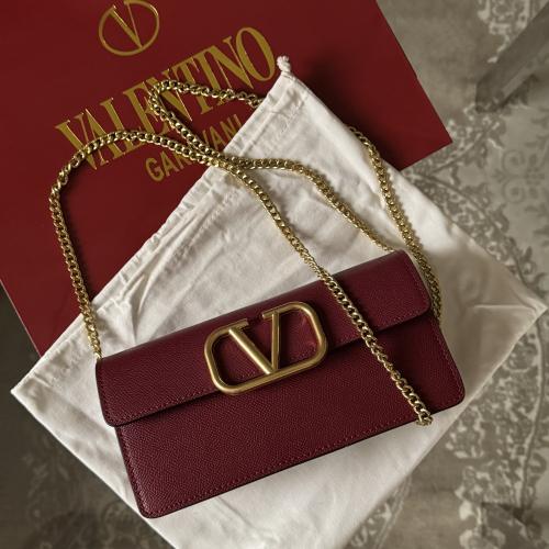 شنطة ڤالنتينو