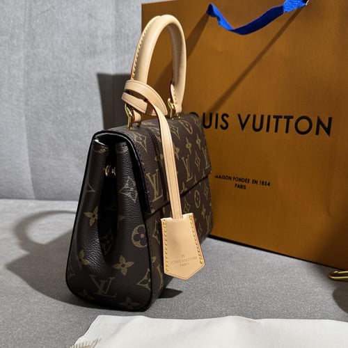 شنطة لويس ڤيتون كلوني