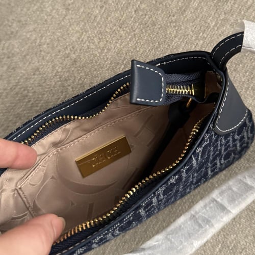 شنطة سي اتش دينم