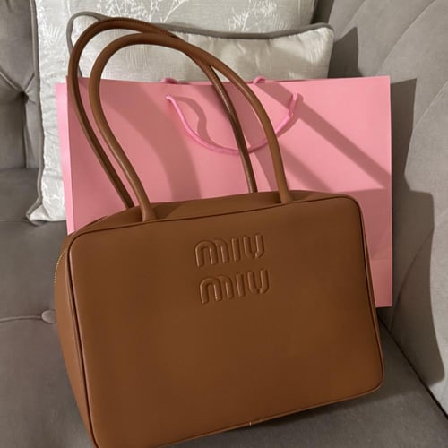 شنطة ميو ميو كبير