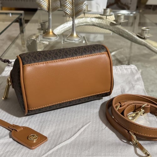 شنطة مايكل كورس