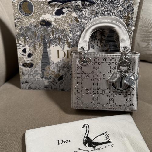 شنطة ديور ساتان