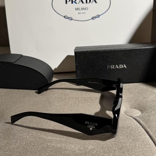 نظارة برادا