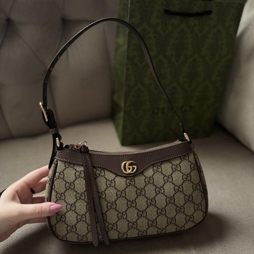 شنطة قوتشي كتف