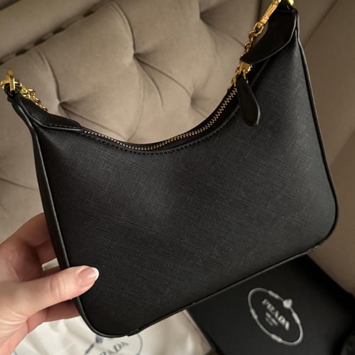 شنطة برادا جلد