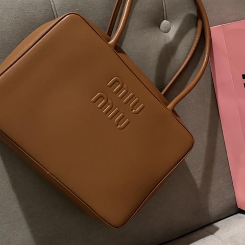 شنطة ميو ميو كبير