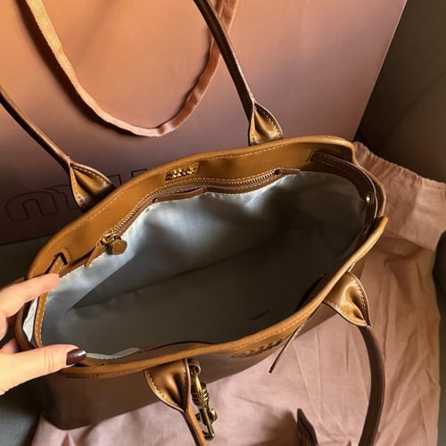 شنطة ميو ميو