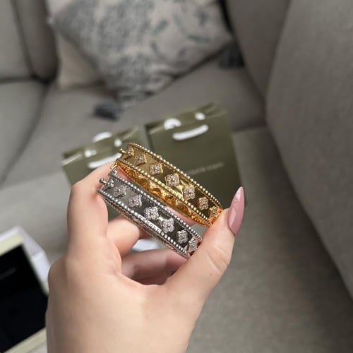 اسورة فان كليف بنجرة