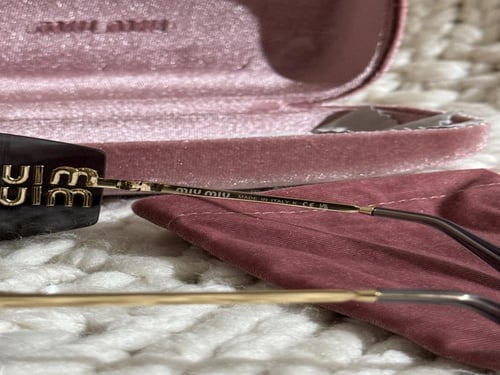 نظارة ميو ميو