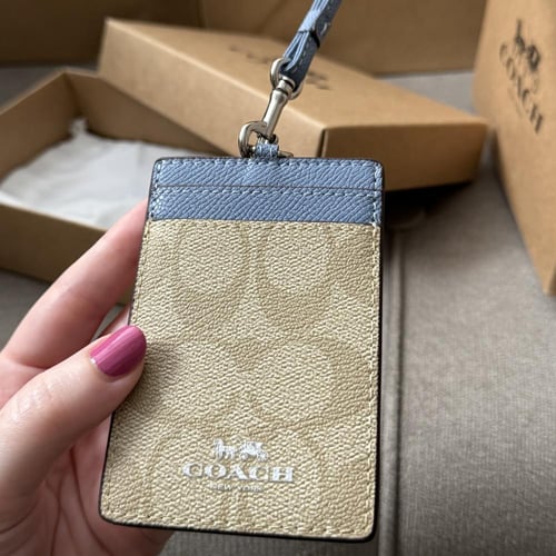 اي دي هولدر كوتش