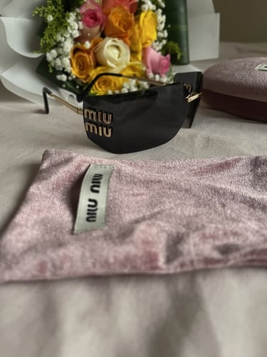 نظارة ميو ميو