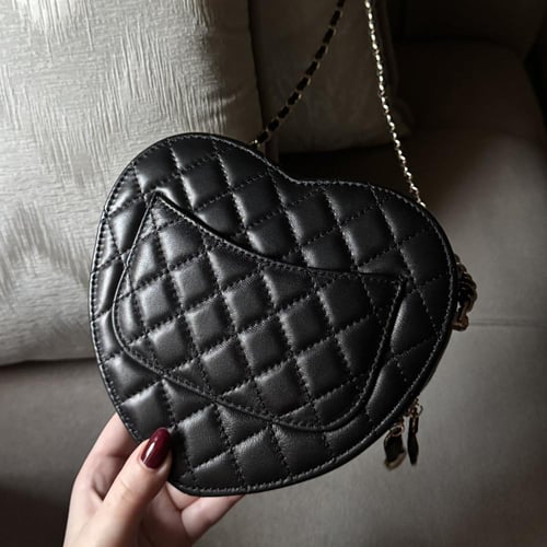 شنطة شانيل قلب