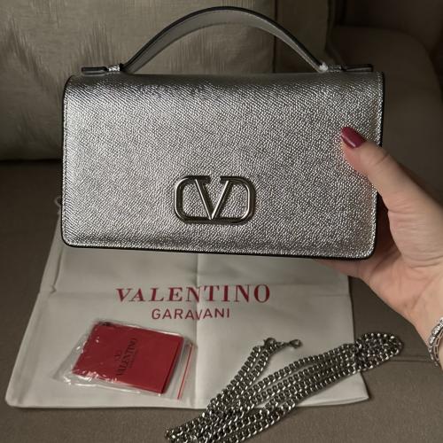 شنطة ڤالنتينو