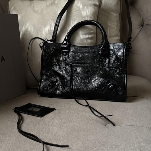 شنطة بالنسياغا