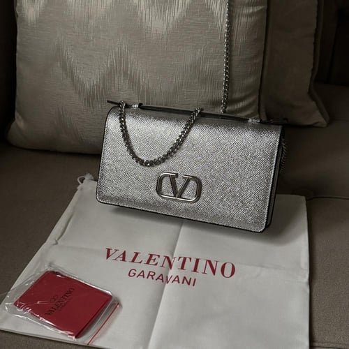 شنطة ڤالنتينو