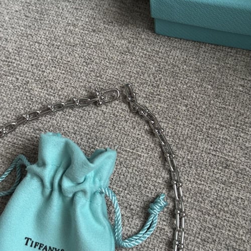 طقم تيفاني(شوكر+حلق)