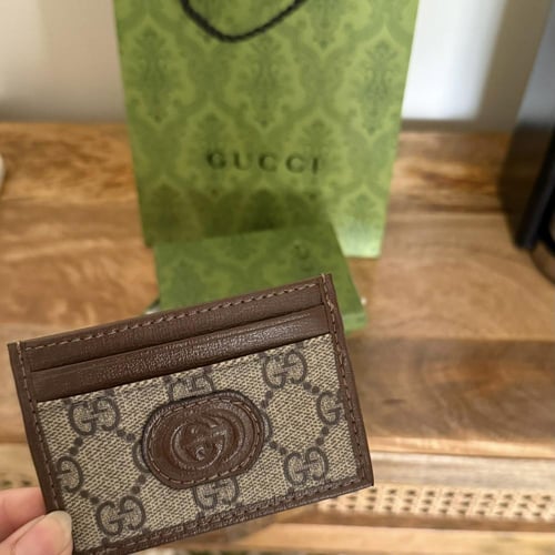 كارد هولدر قوتشي