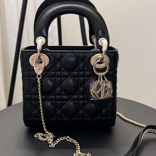 شنطة ليدي ديور