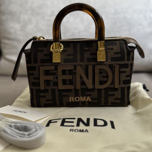 شنطة فندي روما