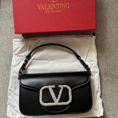 شنطة ڤالنتينو