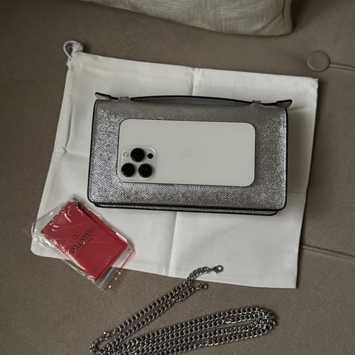 شنطة ڤالنتينو