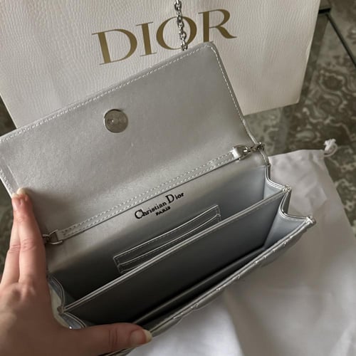 شنطة ديور فضي