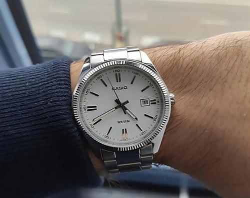 ساعة كاسيو كلاسيك