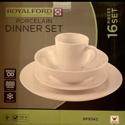 طقم سفرة صحون واكواب من ١٦ قطعة