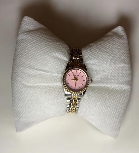 ساعات مواليد بنات