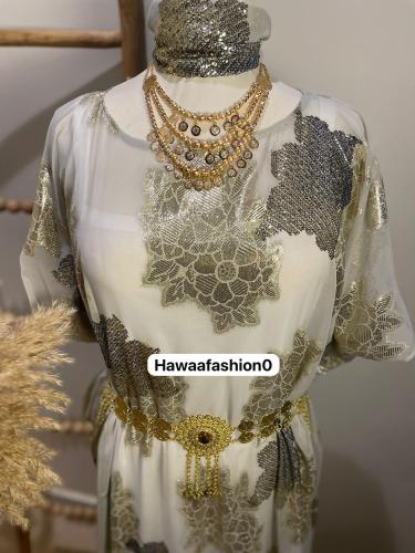 درع شيفون مطرز بالترتر مع طقم الحزام التراثي