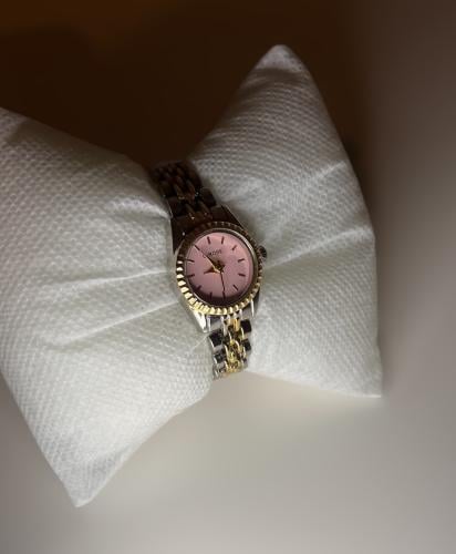 ساعات مواليد بنات