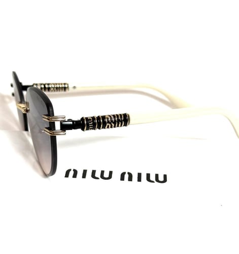 miu miu نظارة نسائيه ذراع ابيض