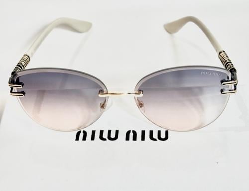 miu miu نظارة نسائيه ذراع ابيض