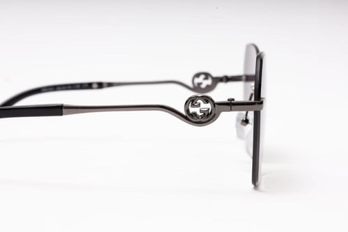 نظارة شمسية قوتشي نسائية – الفخامة الإيطالية بإطار...