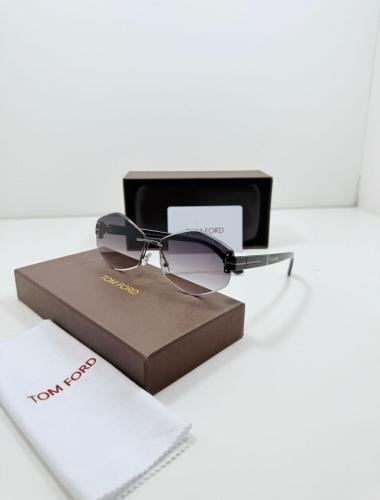 نظارة TOM FORD شمسية للجنسين